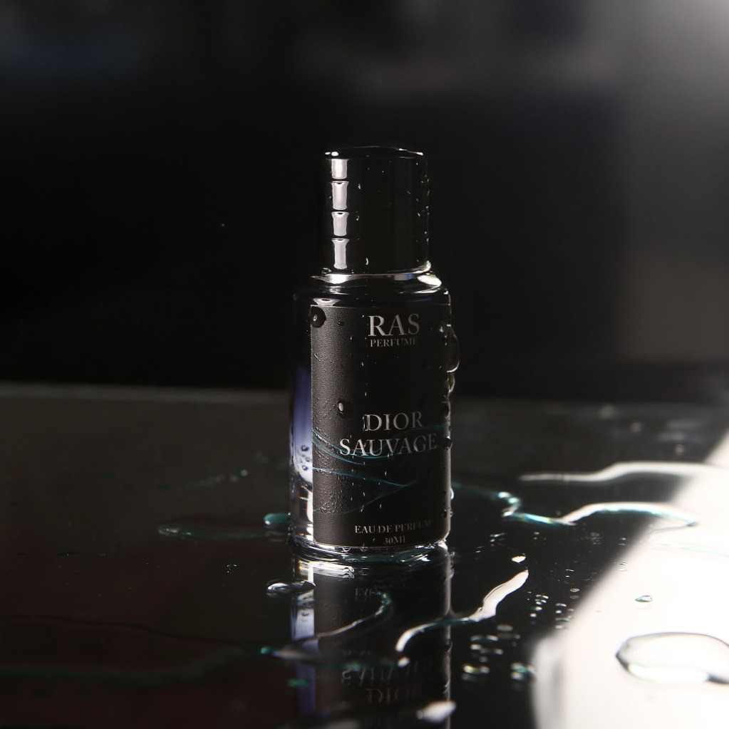 Reflective Wet Surface Presentation